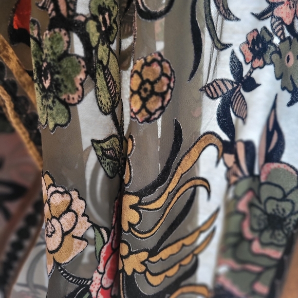 Free People Kimono Boho Sheer Crushed Velvet Flowers. NWOT. - Picture 5 of 5